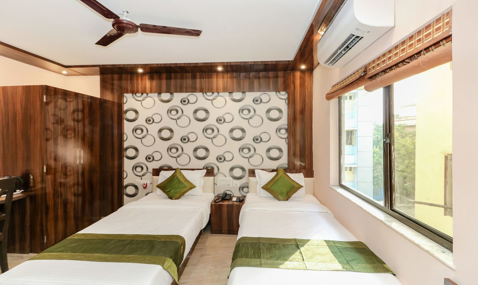 Treebo Trend Imperio Hotel Kolkata Bagian luar foto